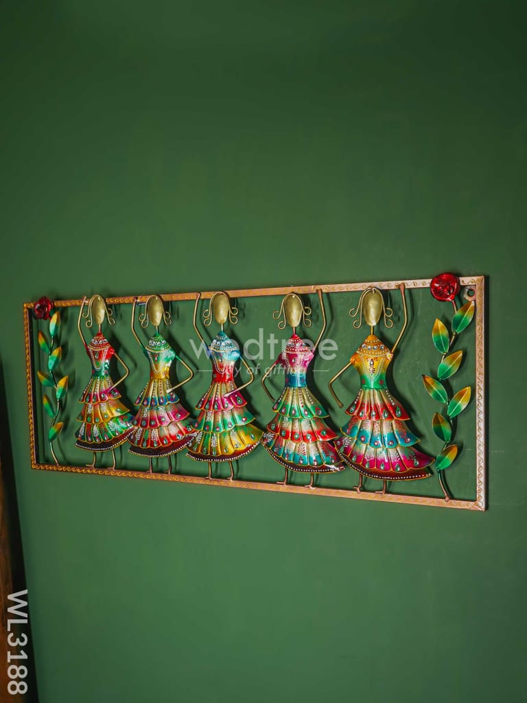 5 Dancing Dolls Wall Hanging Frame With Flowers - Wl3188 Metal Decor