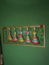 5 Dancing Dolls Wall Hanging Frame With Flowers - Wl3188 Metal Decor