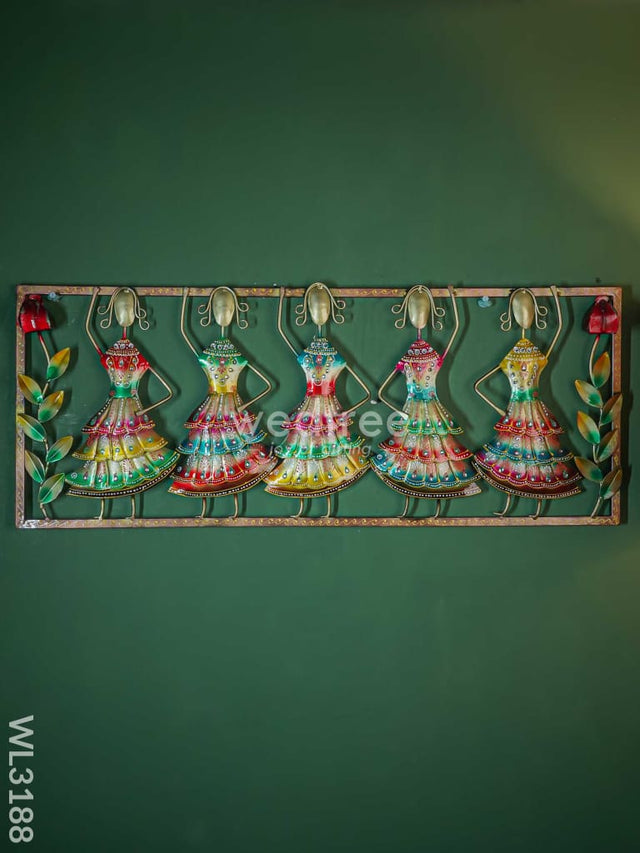 5 Dancing Dolls Wall Hanging Frame With Flowers - Wl3188 Metal Decor