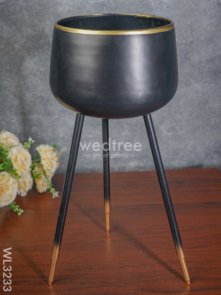 Black Planter With Stand - Wl3233 Planters