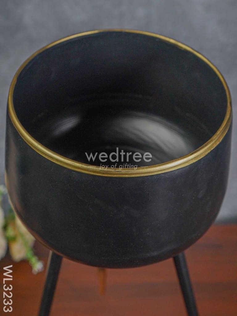 Black Planter With Stand - Wl3233 Planters