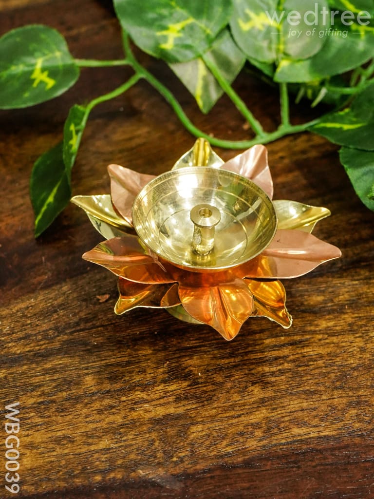 Brass And Copper Flower Shaped Diya - Wbg0039 Diyas