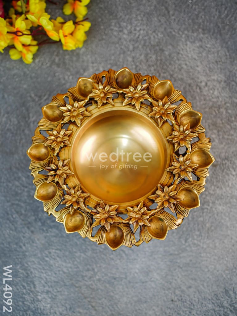 Brass Floral Urli With Diyas - Wl4092