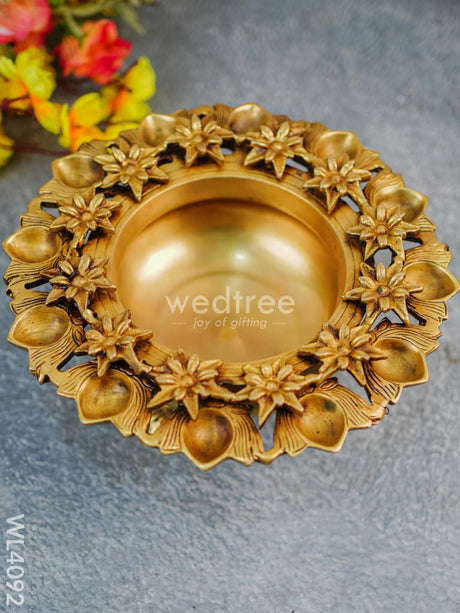 Brass Floral Urli With Diyas - Wl4092