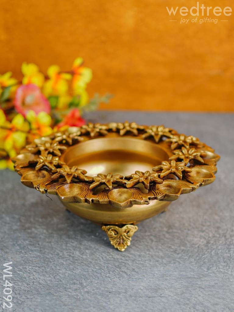 Brass Floral Urli With Diyas - Wl4092