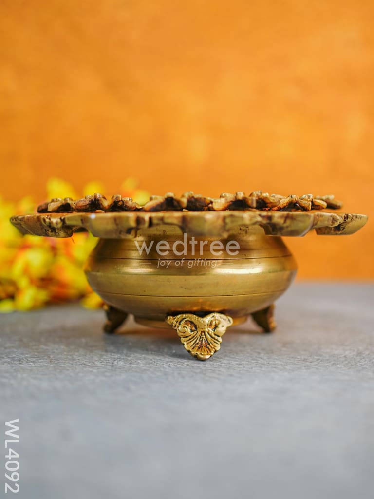 Brass Floral Urli With Diyas - Wl4092