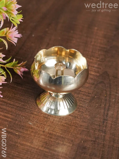 Brass Flower Diya With Stand - Wbg0769 Diyas