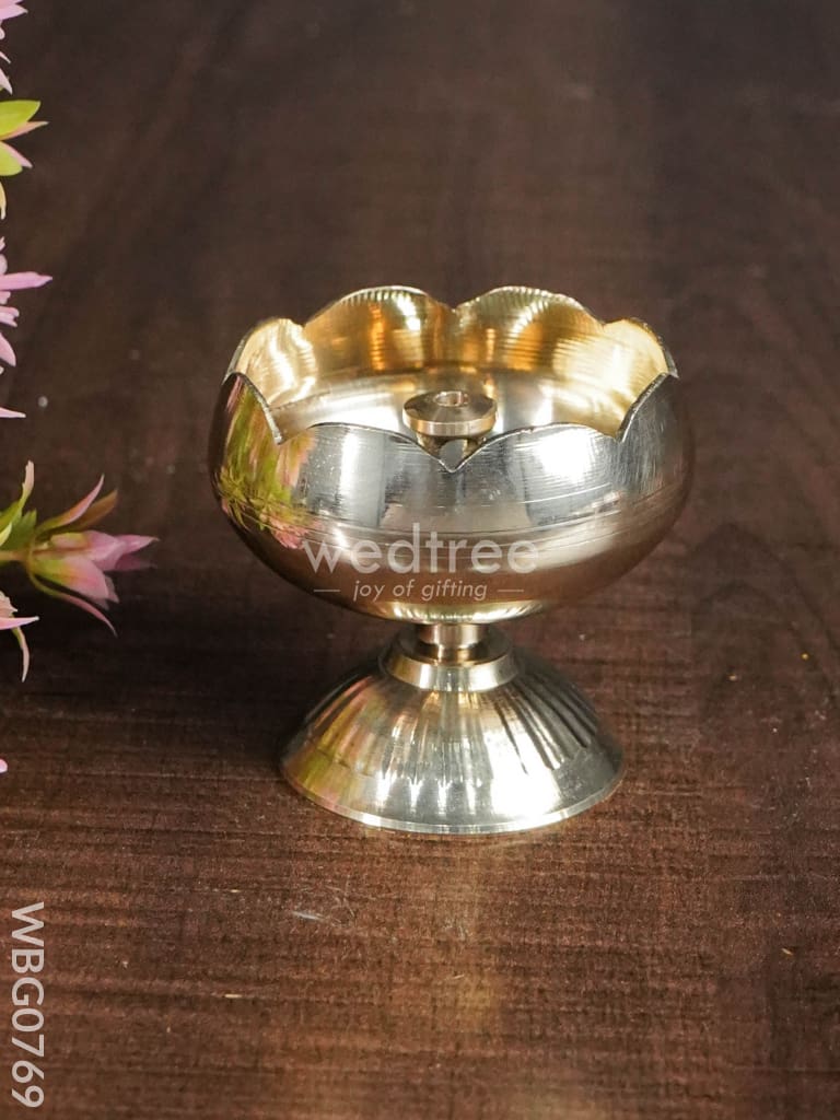 Brass Flower Diya With Stand - Wbg0769 Diyas