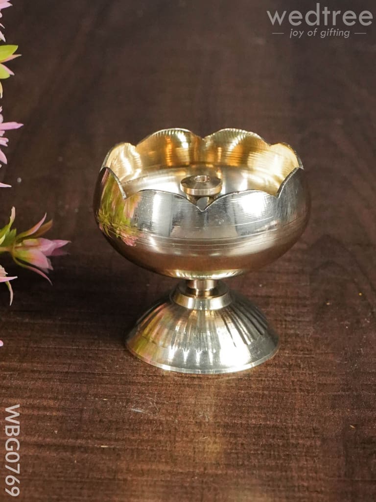 Brass Flower Diya With Stand - Wbg0769 Diyas