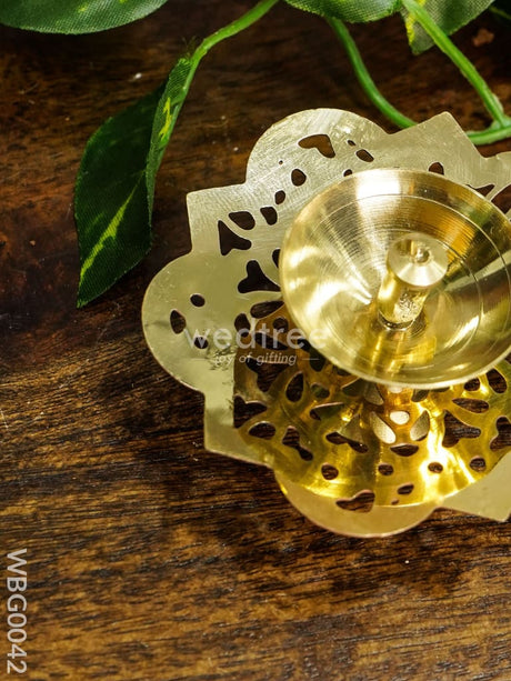 Brass Flower Shaped Diya - Wbg0042 Diyas