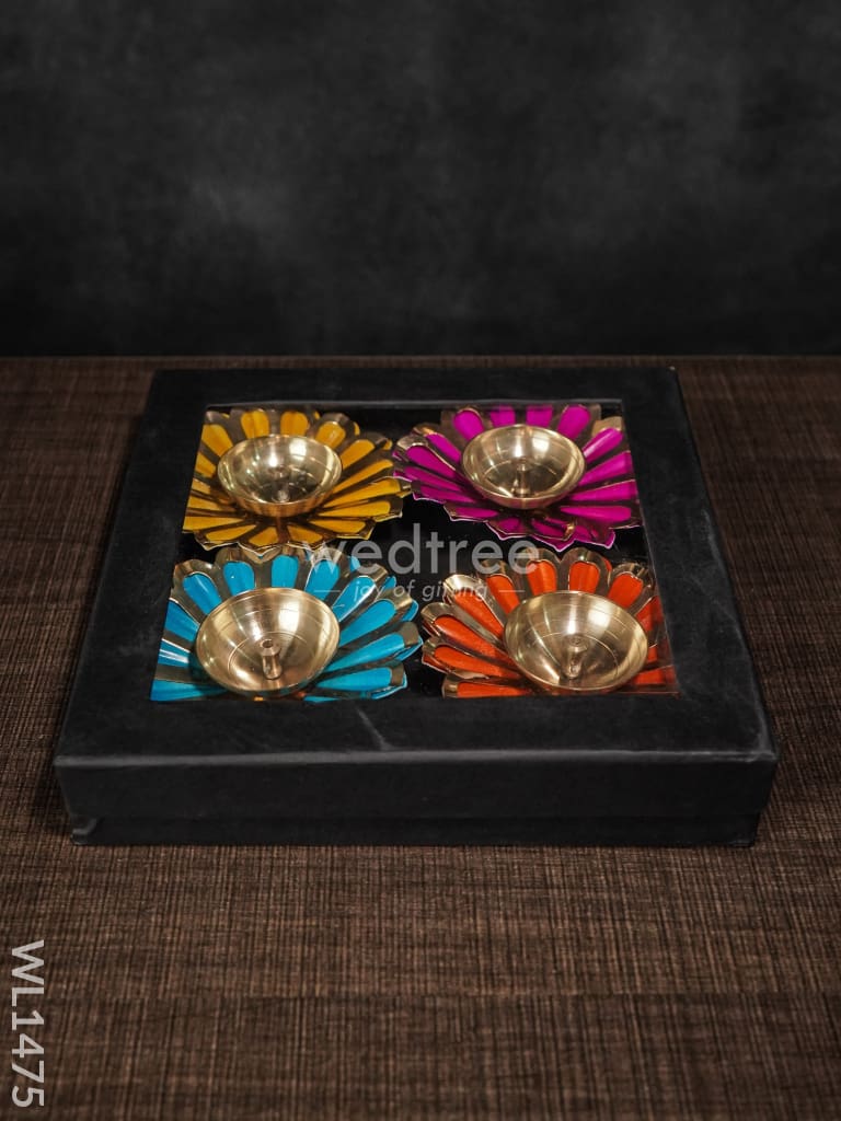 Brass Flower Shaped Diya - Wl1475