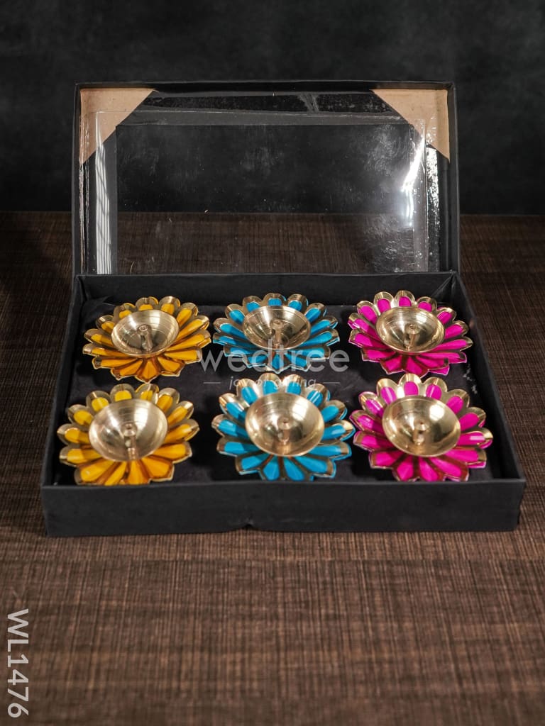 Brass Flower Shaped Diya - Wl1476