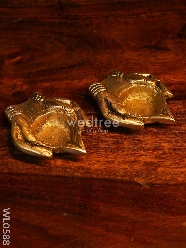 Brass Hand Shaped Diya - Wl0588