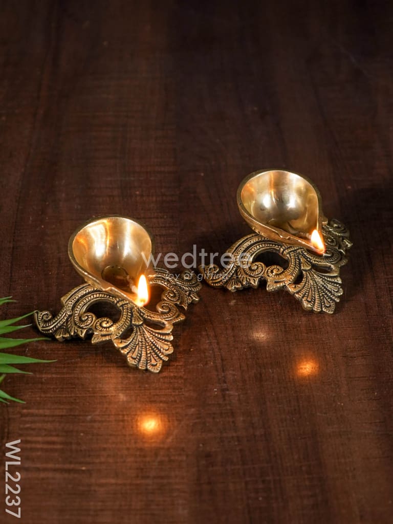 Brass Leaf Shaped Diya - Wl2237