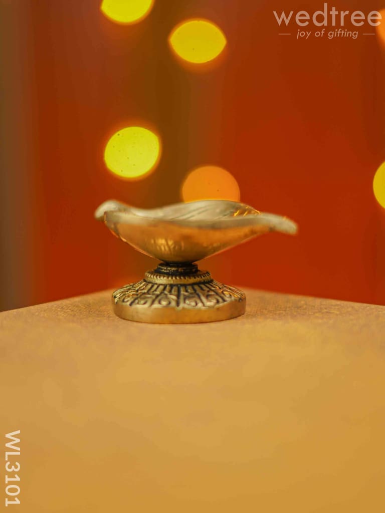 Brass Leaf Shaped Diya - Wl3101