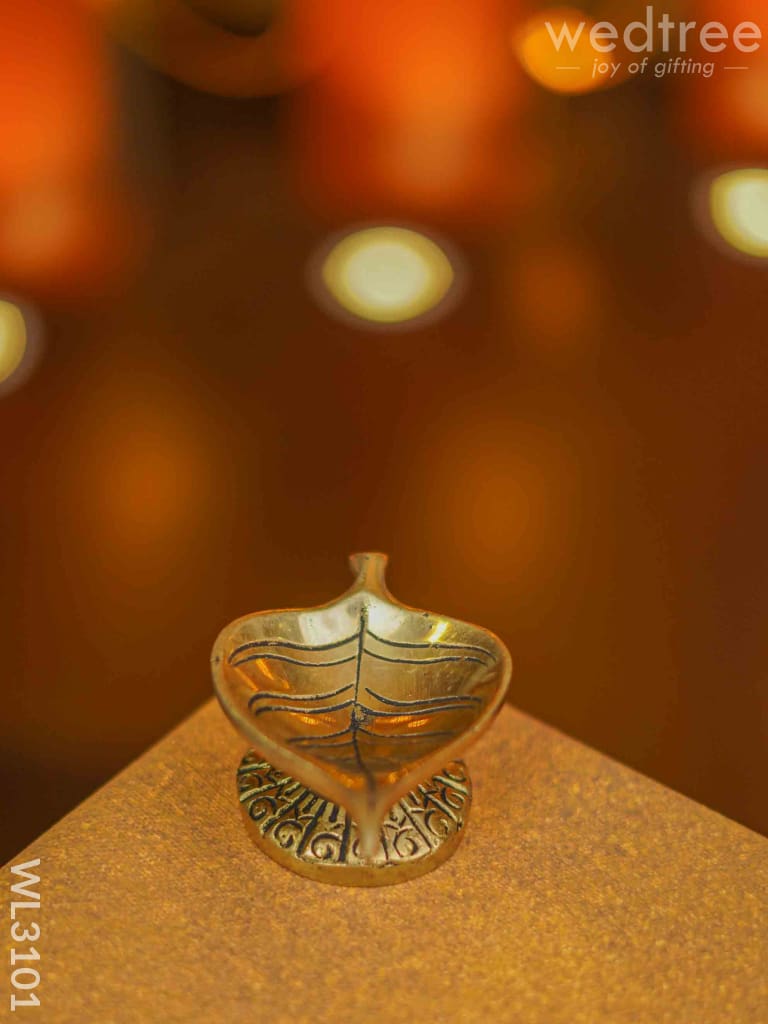 Brass Leaf Shaped Diya - Wl3101