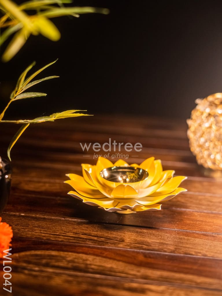 Brass Lotus Shaped Diya - Set Of 2 Wl0047