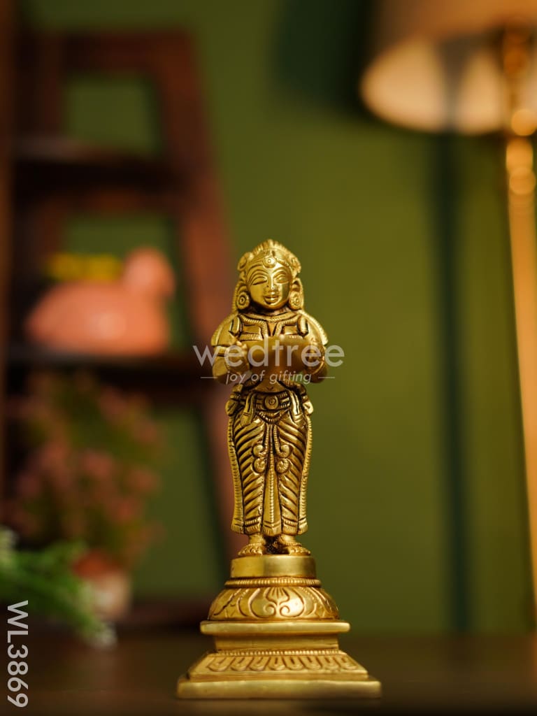 Brass Paavai Vilakku On Square Podium - Wl3869 Figurines