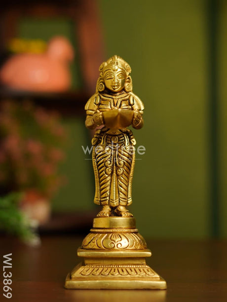 Brass Paavai Vilakku On Square Podium - Wl3869 Figurines