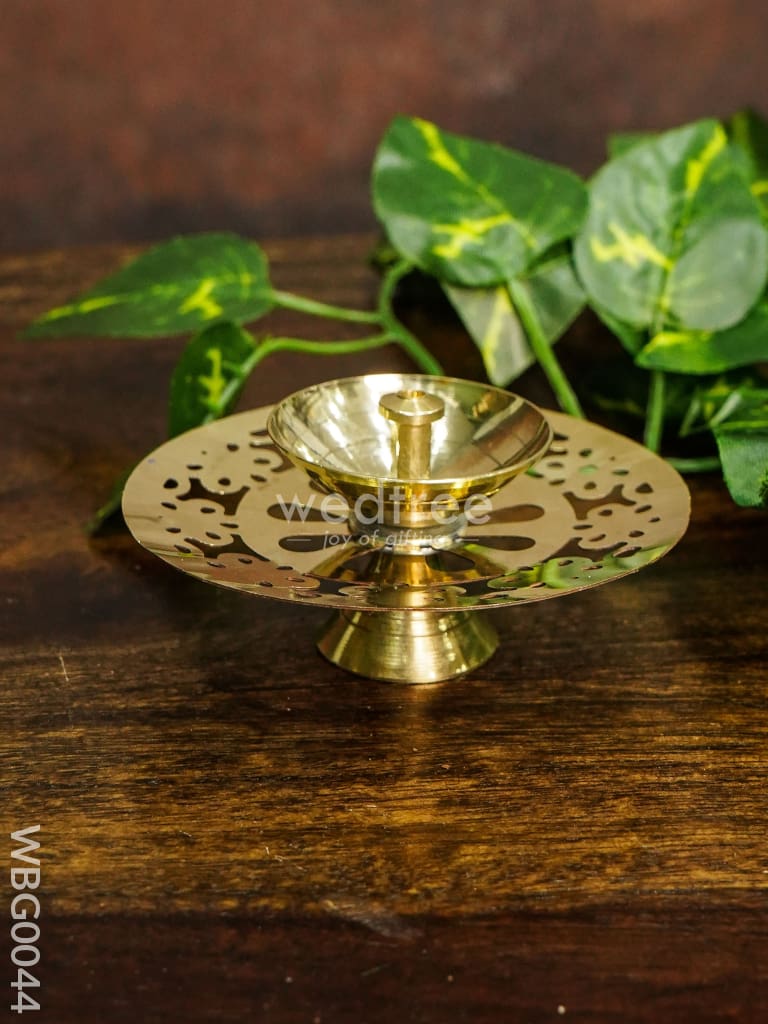 Brass Round Shaped Diya - Wbg0044 Diyas