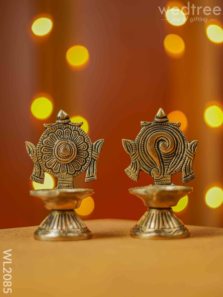 Brass Shank Chankra Diya With Stand - Wl2085