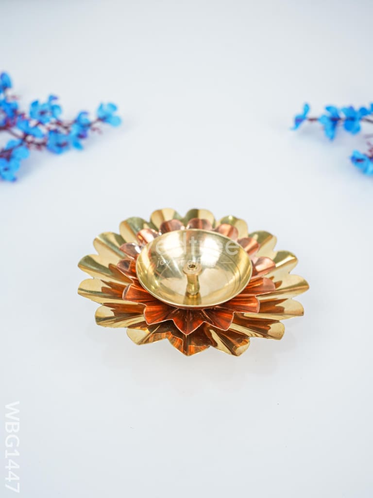 Copper & Brass Double Flower Diya - Wbg1447 Rg