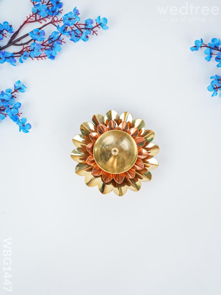 Copper & Brass Double Flower Diya - Wbg1447 Rg