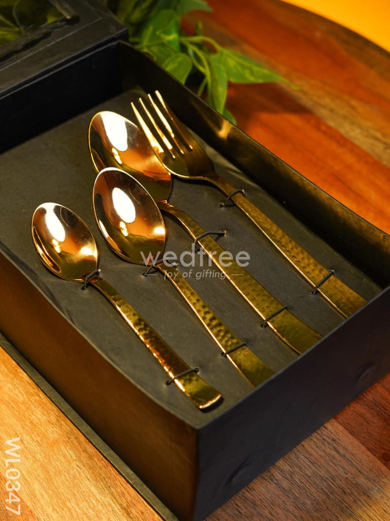 Cutlery Set (Table Spoon Dessert Spoon Teaspoon And Fork) - Gold (Set Of 24 Pieces) Wl0347 Dining