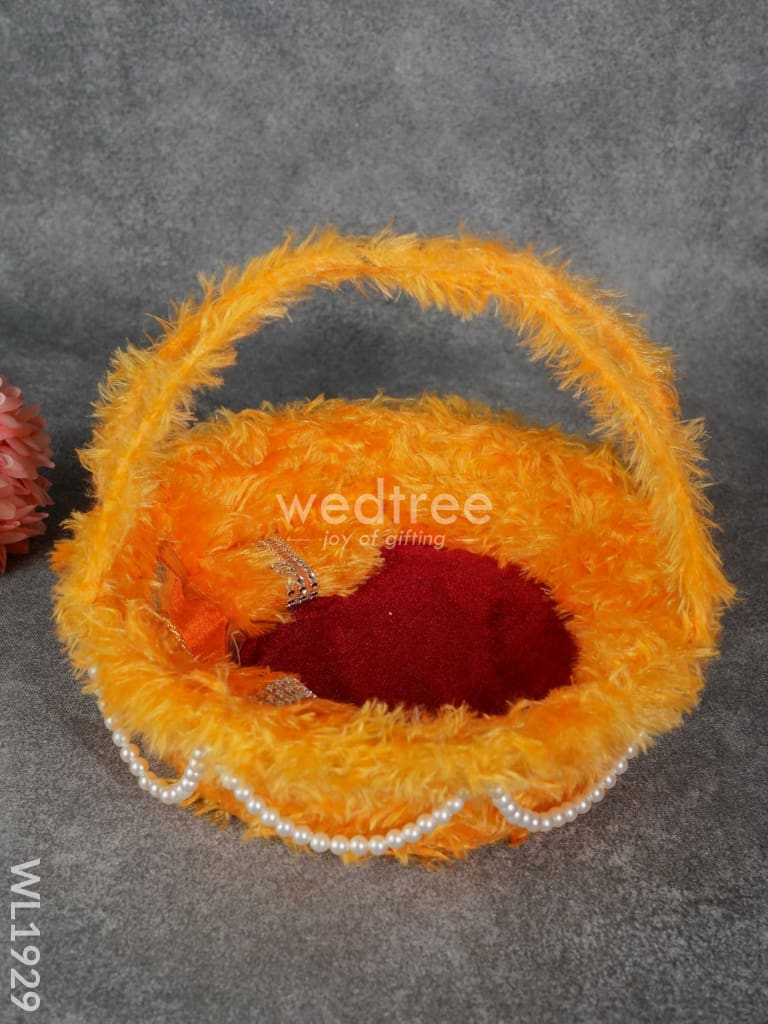 Laddu Gopal Basket - Wl1929 Combos & Hampers