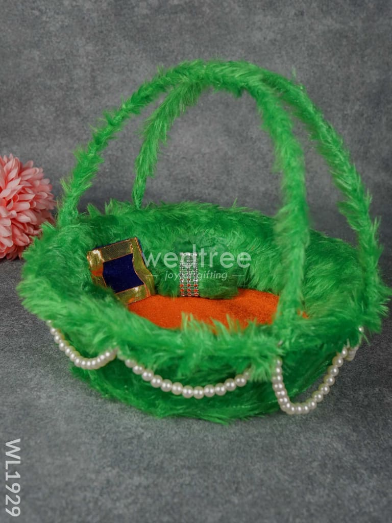 Laddu Gopal Basket - Wl1929 Combos & Hampers