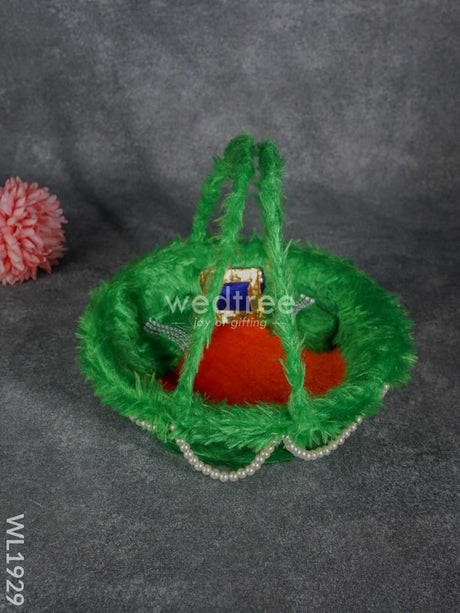 Laddu Gopal Basket - Wl1929 Combos & Hampers