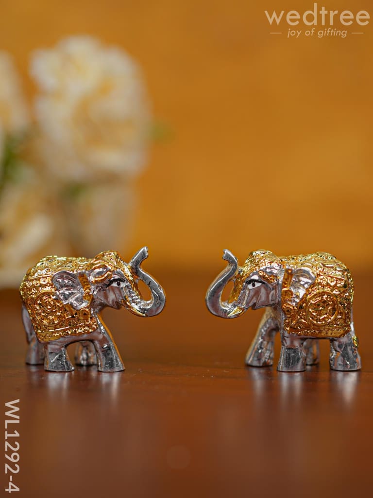 German Silver - Baby Elephant 1.5 Inch (Set Of 2) Wl1292 White With Gold Figurines