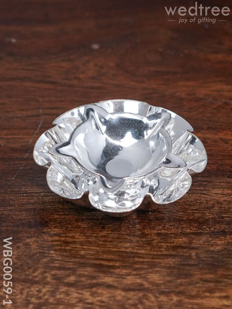 German Silver Floral Designed Diya - Wbg0059 Diyas