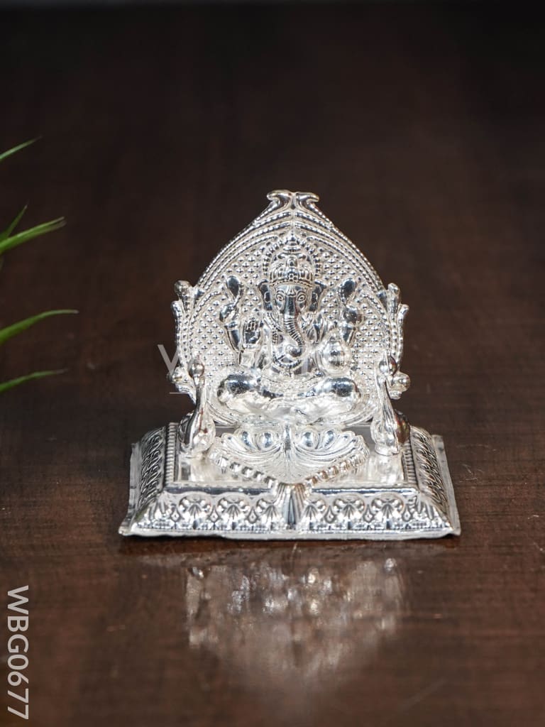 German Silver Ganesha In Heart Shape Kumkum Platter - Wbg0677 Diyas