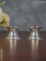 German Silver Kamal Diya With Stand (Set Of 2) - Wbg0095 Diyas