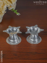 German Silver Kamal Diya With Stand (Set Of 2) - Wbg0095 Diyas