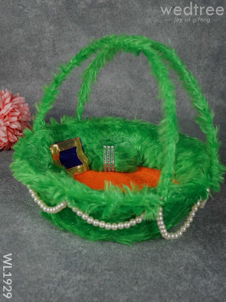 Laddu Gopal Basket - Wl1929 Combos & Hampers