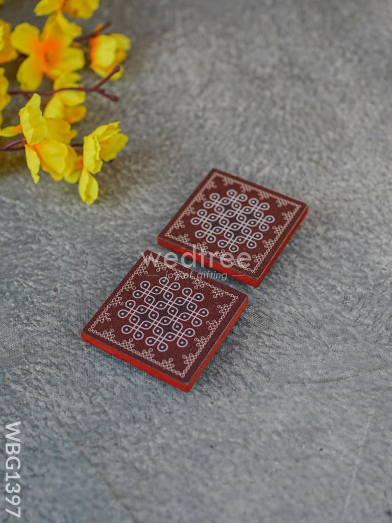 Dot Kolam Design Glitter Laminated Manai - Wbg1397 Rg