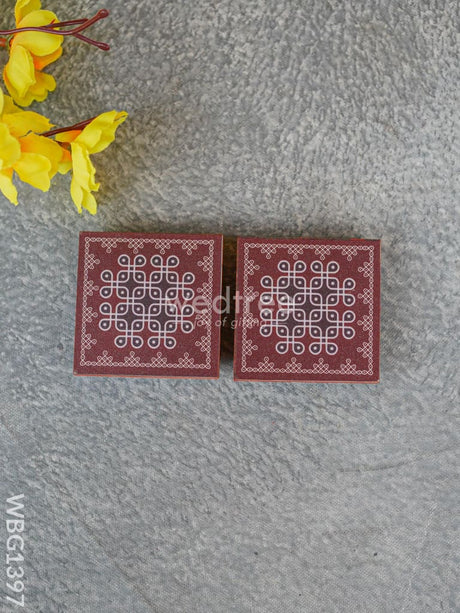 Dot Kolam Design Glitter Laminated Manai - Wbg1397 Rg