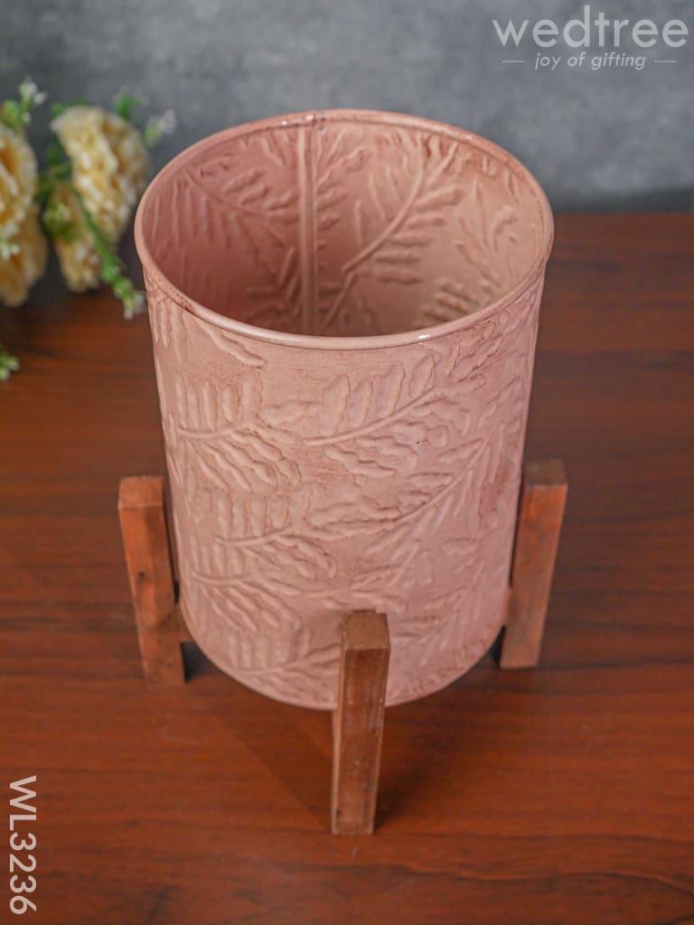 Leaf Imprinted Planter Pot With Wooden Stand - Wl3236 Planters