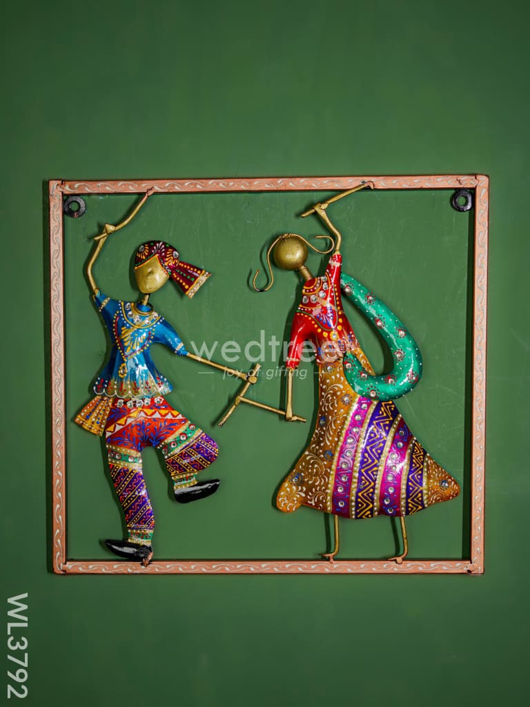 Metal Dandiya Couple In Frame - Wl3792 Decor Hanging