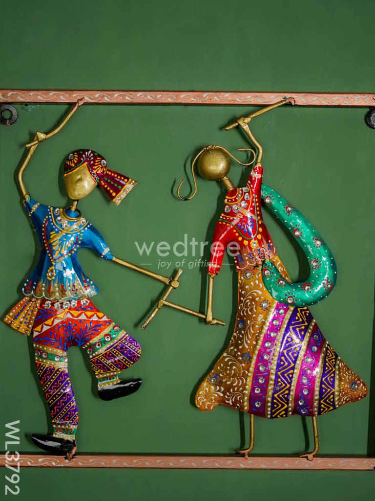 Metal Dandiya Couple In Frame - Wl3792 Decor Hanging