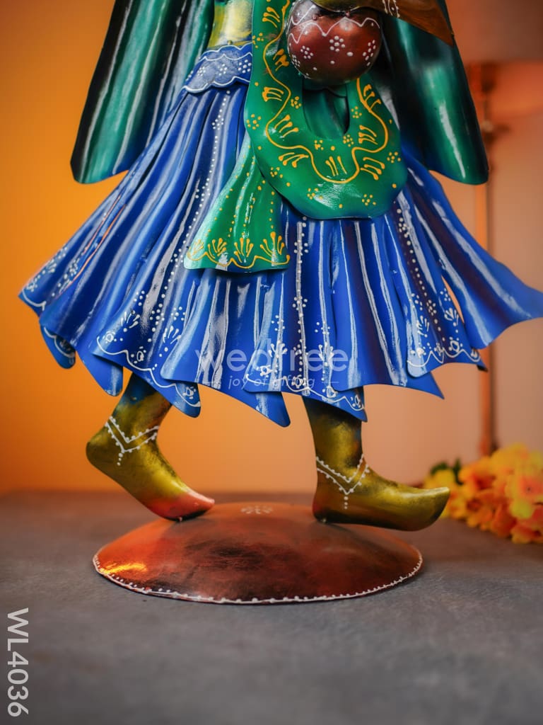 Metal Lady With Matka - Wl4036 Decor Showpiece