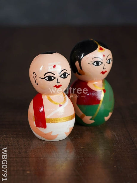 Pandit Couple - Channapatna Toy Wbg0791 Kids Return Gifts