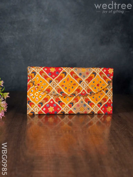 Patola Printed Purse - Wbg0985 Clutches & Purses