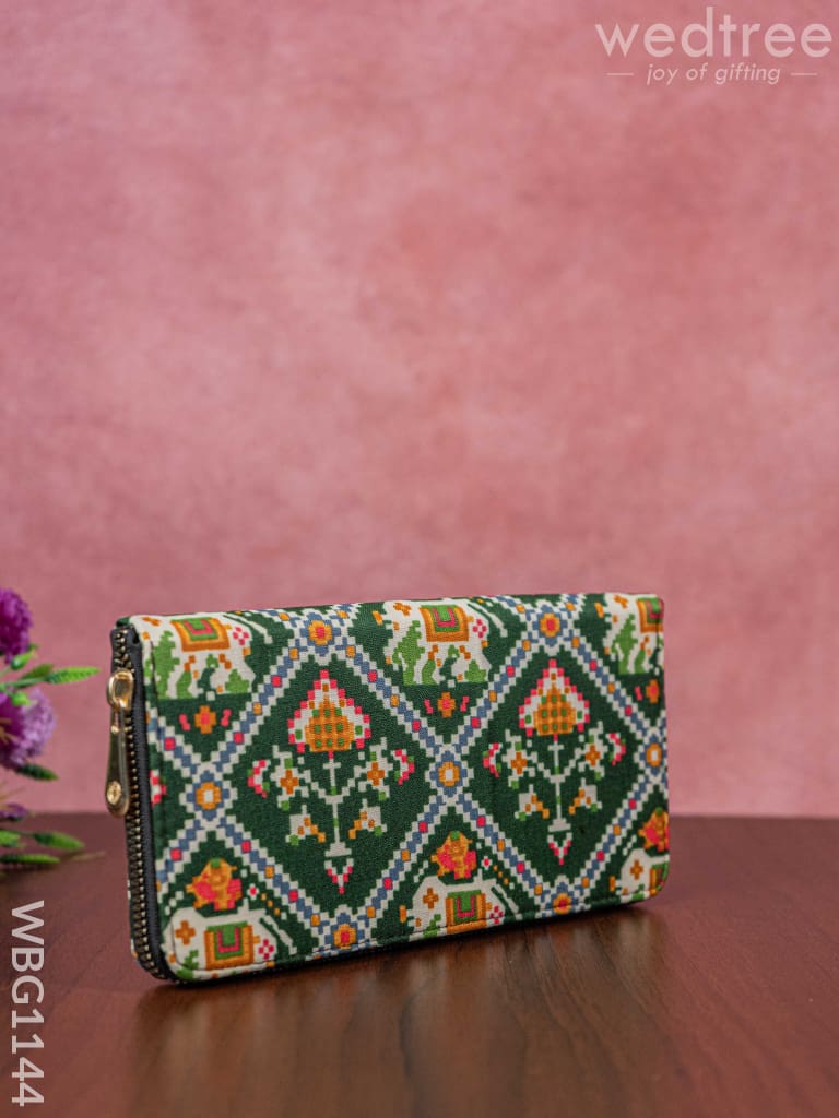 Printed Fabric Clutch - Wbg1144 Clutches & Purses