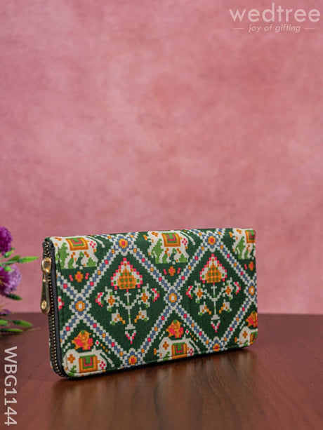 Printed Fabric Clutch - Wbg1144 Clutches & Purses