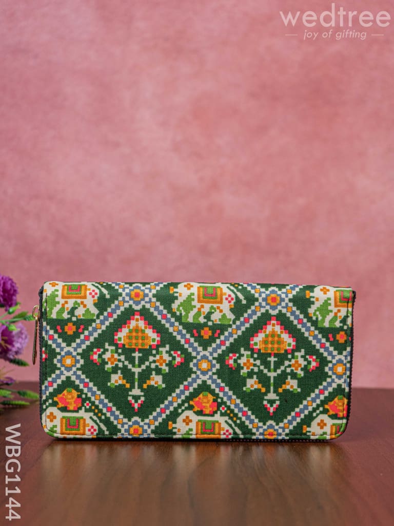 Printed Fabric Clutch - Wbg1144 Clutches & Purses