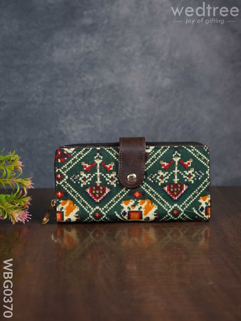 Printed Fabric Designer Wallet - Wbg0370 Clutches & Purses