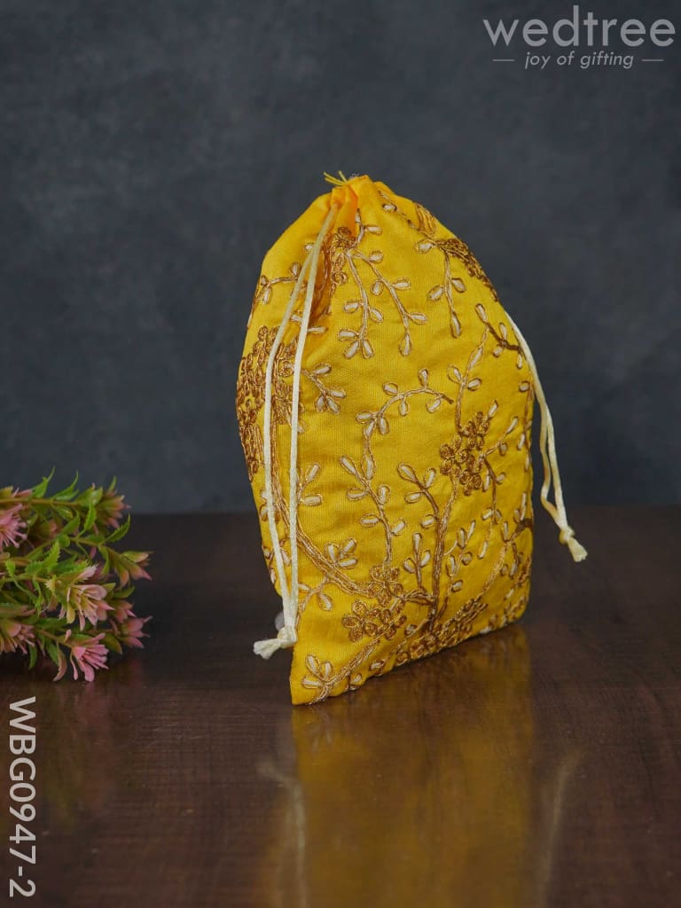 String Bag With Floral Embroidery - Wbg0947 Bags